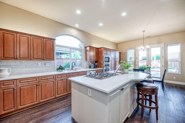 2820 Serena Avenue, Clovis, CA 93619