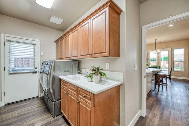 2820 Serena Avenue, Clovis, CA 93619