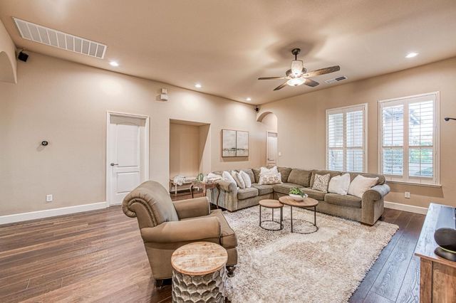 2820 Serena Avenue, Clovis, CA 93619