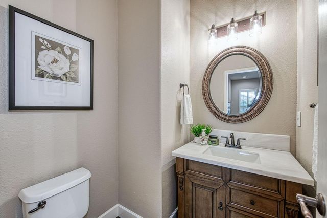 2820 Serena Avenue, Clovis, CA 93619