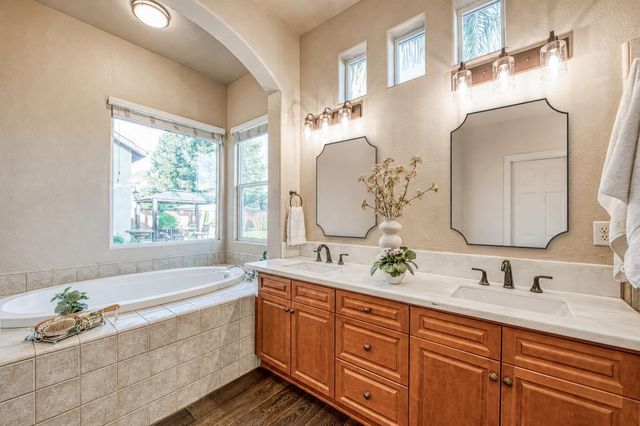 2820 Serena Avenue, Clovis, CA 93619