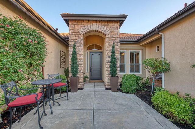 2820 Serena Avenue, Clovis, CA 93619