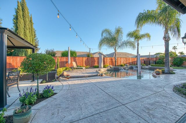 2820 Serena Avenue, Clovis, CA 93619