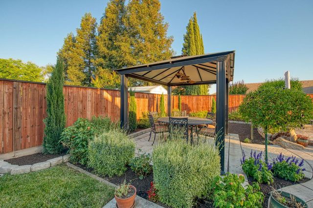 2820 Serena Avenue, Clovis, CA 93619