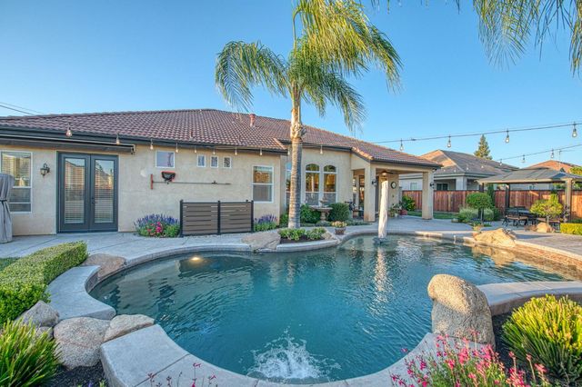 2820 Serena Avenue, Clovis, CA 93619