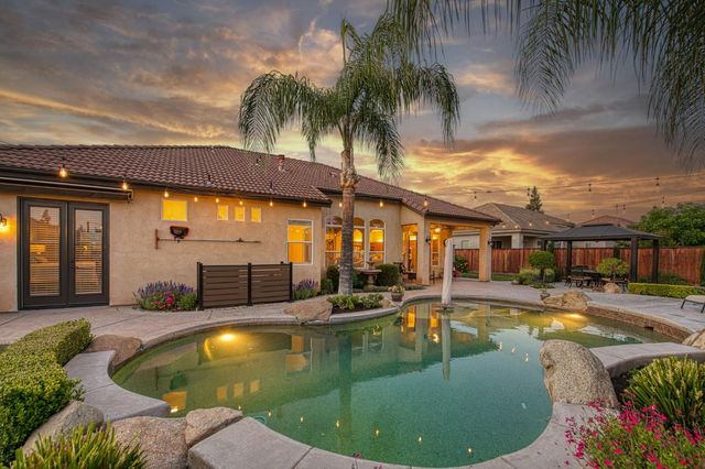 2820 Serena Avenue, Clovis, CA 93619