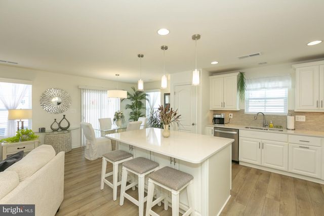 51 LUDGATE MNR, Falling Waters, WV 25419