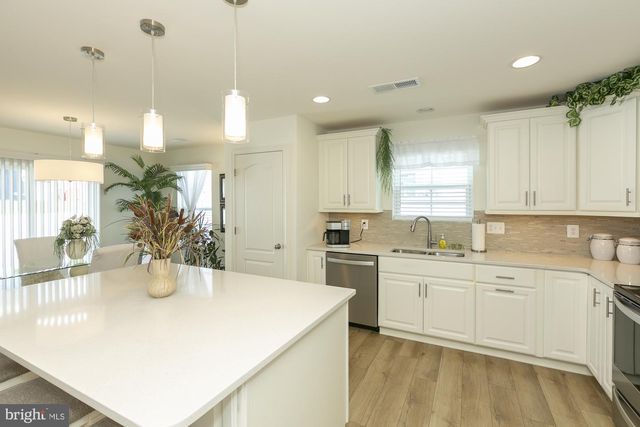 51 LUDGATE MNR, Falling Waters, WV 25419