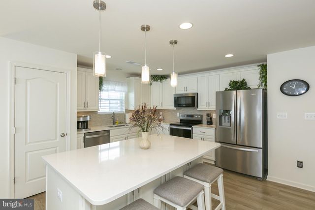 51 LUDGATE MNR, Falling Waters, WV 25419