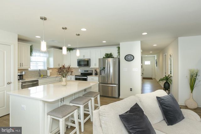 51 LUDGATE MNR, Falling Waters, WV 25419