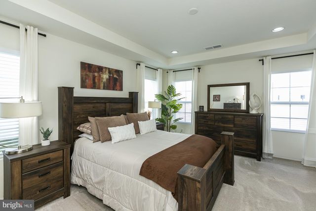 51 LUDGATE MNR, Falling Waters, WV 25419