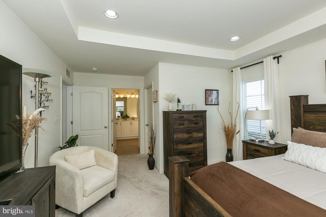 51 LUDGATE MNR, Falling Waters, WV 25419