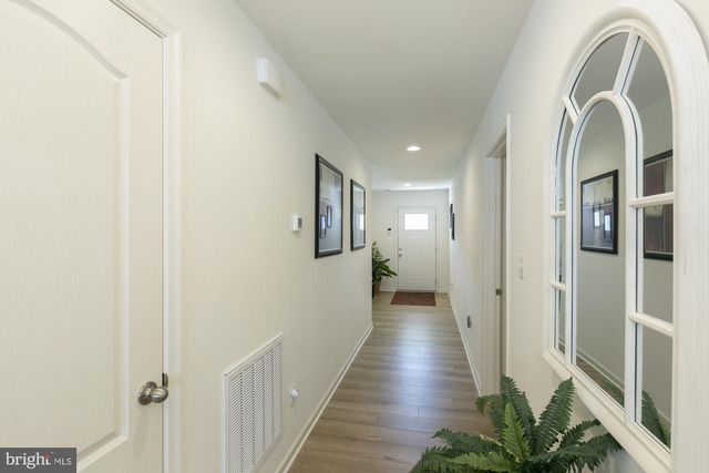 51 LUDGATE MNR, Falling Waters, WV 25419