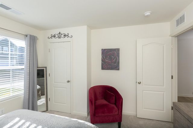51 LUDGATE MNR, Falling Waters, WV 25419