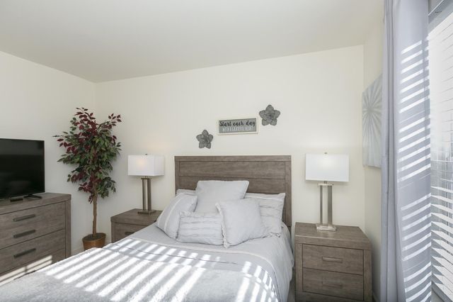 51 LUDGATE MNR, Falling Waters, WV 25419