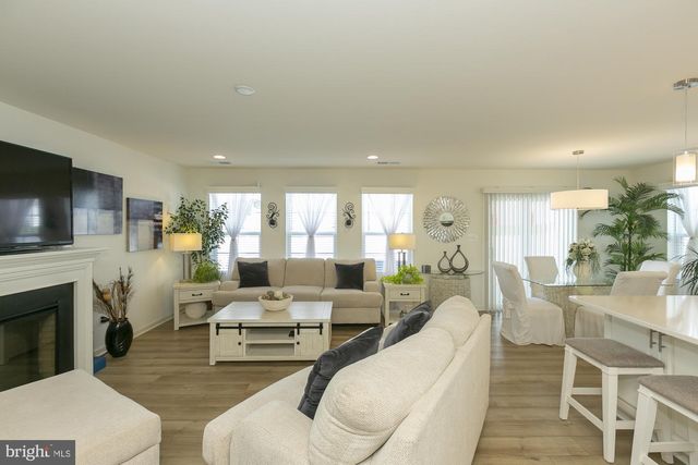 51 LUDGATE MNR, Falling Waters, WV 25419