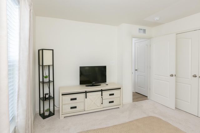 51 LUDGATE MNR, Falling Waters, WV 25419