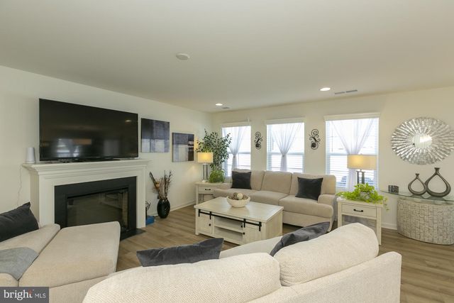 51 LUDGATE MNR, Falling Waters, WV 25419