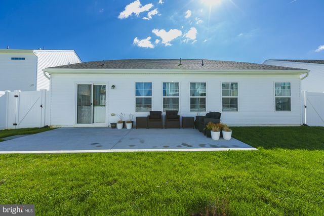51 LUDGATE MNR, Falling Waters, WV 25419