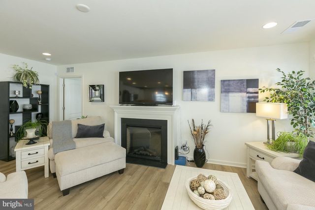51 LUDGATE MNR, Falling Waters, WV 25419