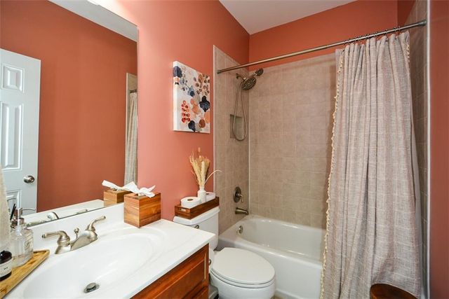 5702 Waters Edge Trail, Roswell, GA 30075