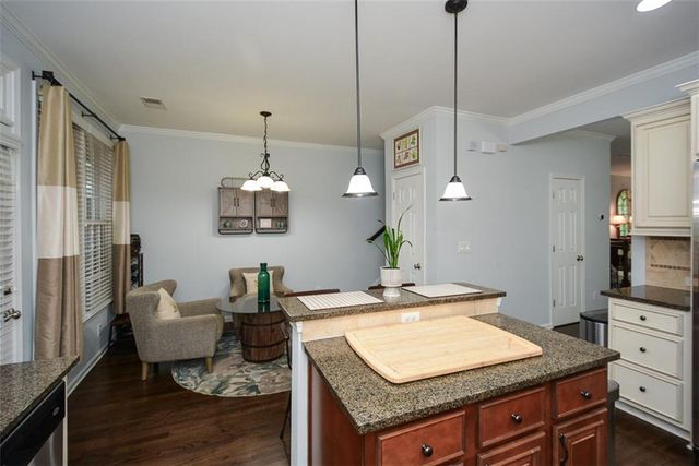 5702 Waters Edge Trail, Roswell, GA 30075