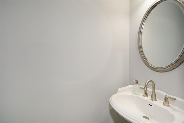 5702 Waters Edge Trail, Roswell, GA 30075