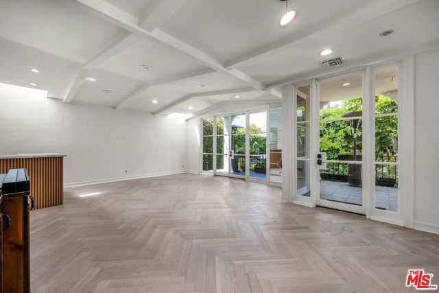 1521 Midvale Avenue, Los Angeles, CA 90024