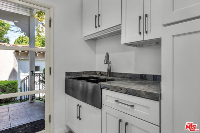1521 Midvale Avenue, Los Angeles, CA 90024