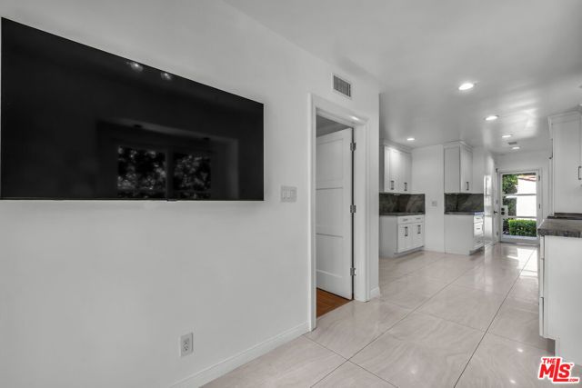 1521 Midvale Avenue, Los Angeles, CA 90024
