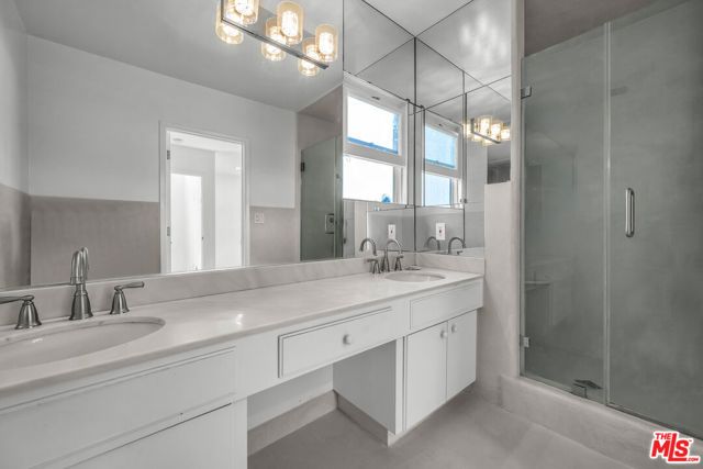 1521 Midvale Avenue, Los Angeles, CA 90024