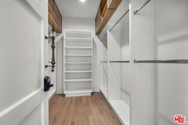 1521 Midvale Avenue, Los Angeles, CA 90024