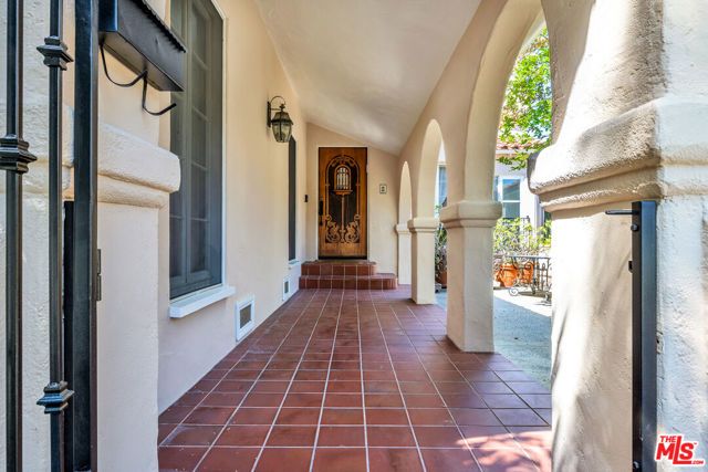 1521 Midvale Avenue, Los Angeles, CA 90024