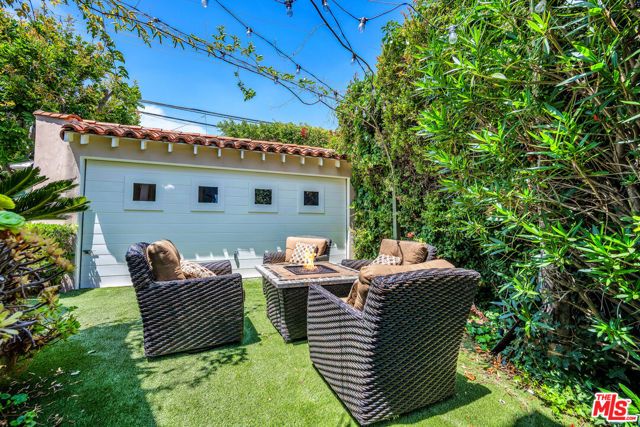 1521 Midvale Avenue, Los Angeles, CA 90024