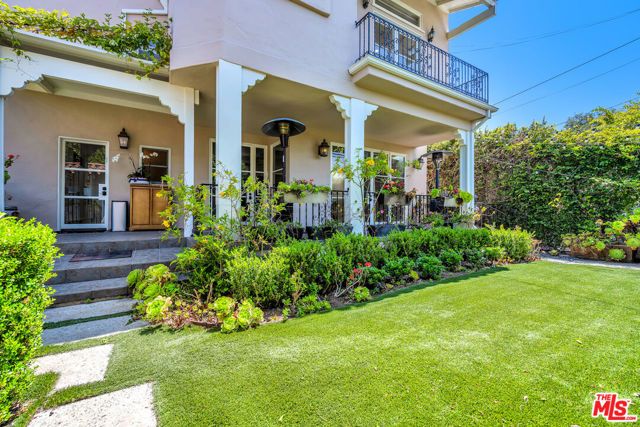 1521 Midvale Avenue, Los Angeles, CA 90024