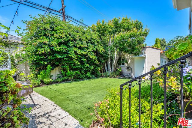 1521 Midvale Avenue, Los Angeles, CA 90024