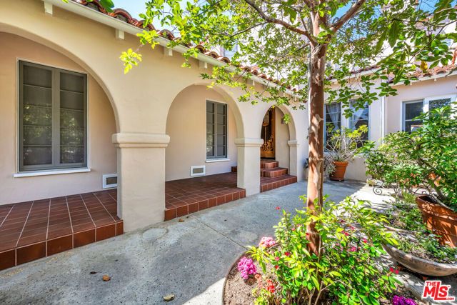 1521 Midvale Avenue, Los Angeles, CA 90024