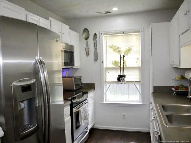 3821 Meteor Drive, Hope Mills, NC 28348