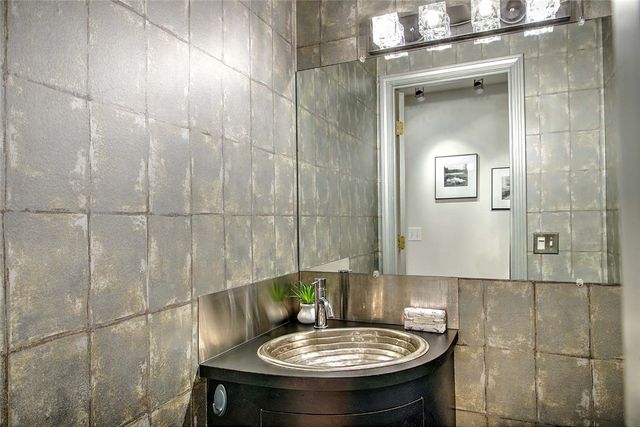 164 Butler Avenue B, Providence, RI 02906