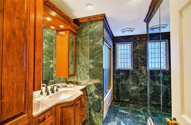 164 Butler Avenue B, Providence, RI 02906