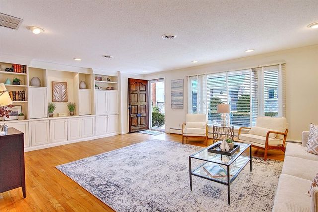 164 Butler Avenue B, Providence, RI 02906