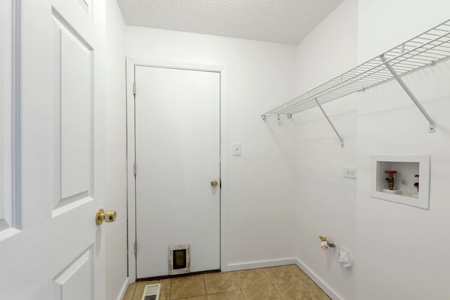 1183 Hialeah Lane, Hanover Park, IL 60133