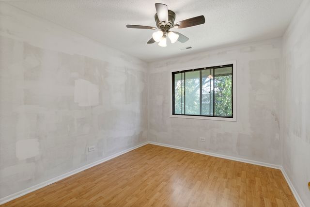 1183 Hialeah Lane, Hanover Park, IL 60133