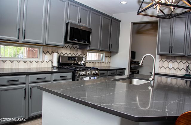 2735 W Shannon Ridge Road, Tucson, AZ 85742