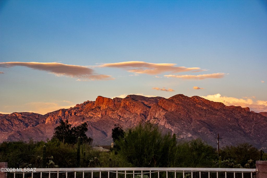 2735 W Shannon Ridge Road, Tucson, AZ 85742
