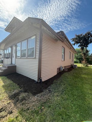1124 18th Avenue, Rock Island, IL 61201