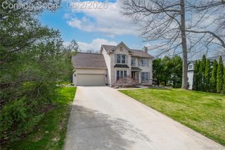 16148 Valcrest Drive, Fenton Charter Township, MI 48451