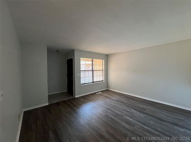 2730 S Louisville Avenue, Tulsa, OK 74114