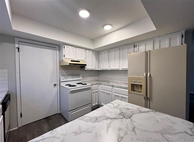 2730 S Louisville Avenue, Tulsa, OK 74114