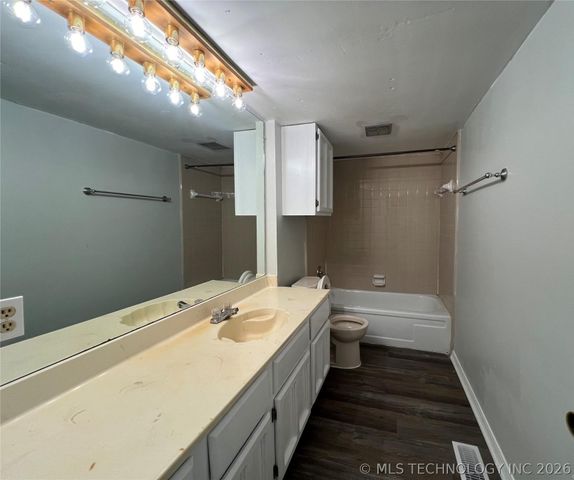 2730 S Louisville Avenue, Tulsa, OK 74114